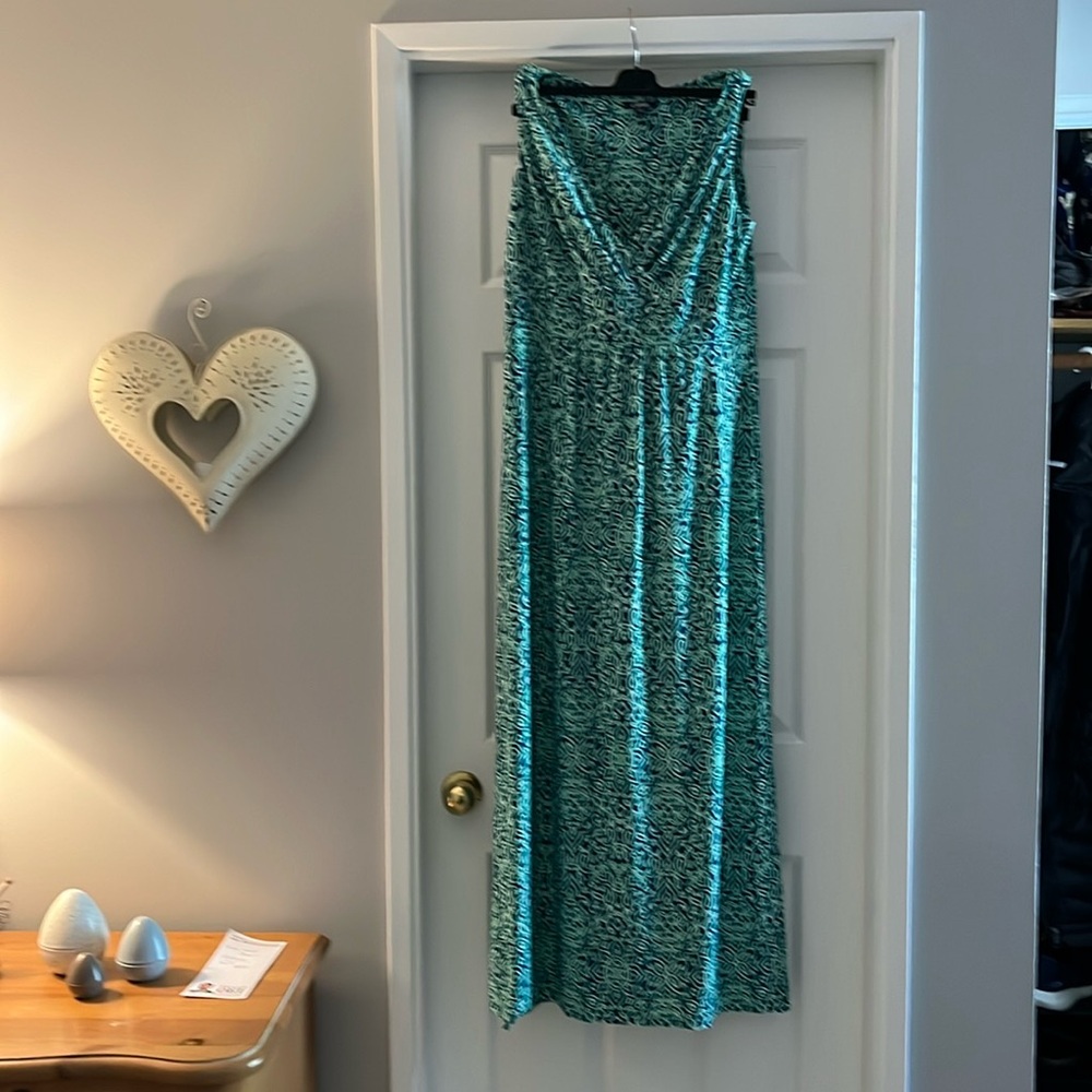 Ladies maxi dress.